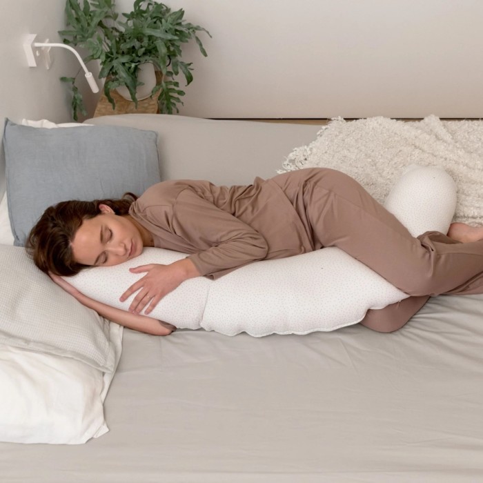 Doomoo Coussin de Grossesse et d'allaitement Buddy Silver Dots dans Coussin d'allaitement chez Baby And Mom Maroc