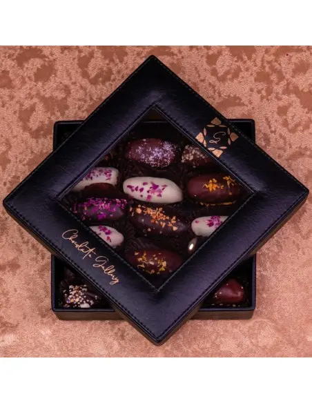 Box of coated dates - 16 pieces