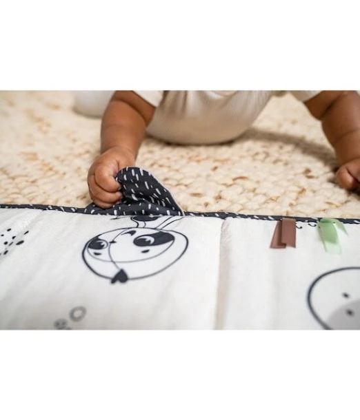 Tiny Love double-sided fabric book Black & White from 0 months 2