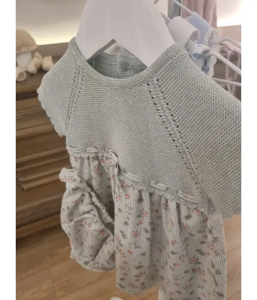 Robe bébé en maille vert d’eau avec tissu fleuri et bloomer 6–9