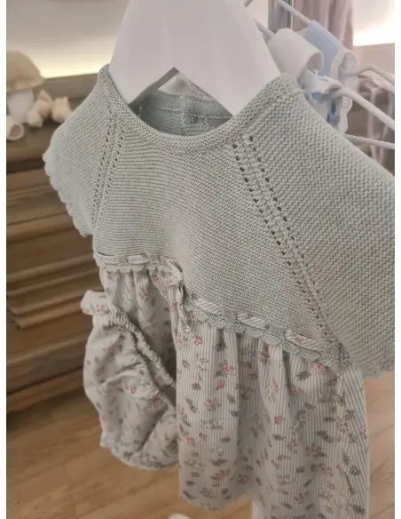 Robe bébé en maille vert d’eau avec tissu fleuri et bloomer 6–9