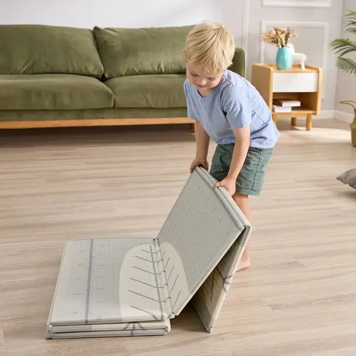 Hape Tapis de Jeu Pliable en Mousse Alphabet & Toise dans Tapis d'éveil chez Baby And Mom Maroc