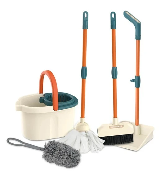 Eurekakids extendable cleaning set 5-piece from 3 years