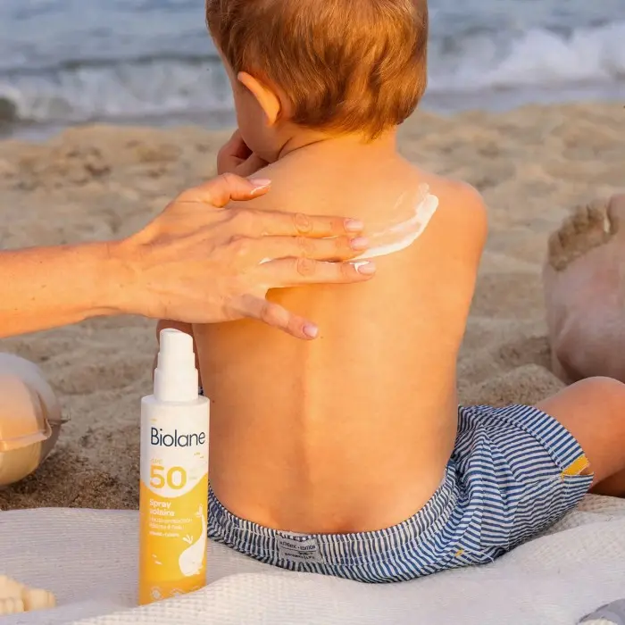 Biolane Spray solaire SPF50 Visage & Corps 200ml dans Crème Solaire chez Baby And Mom Maroc