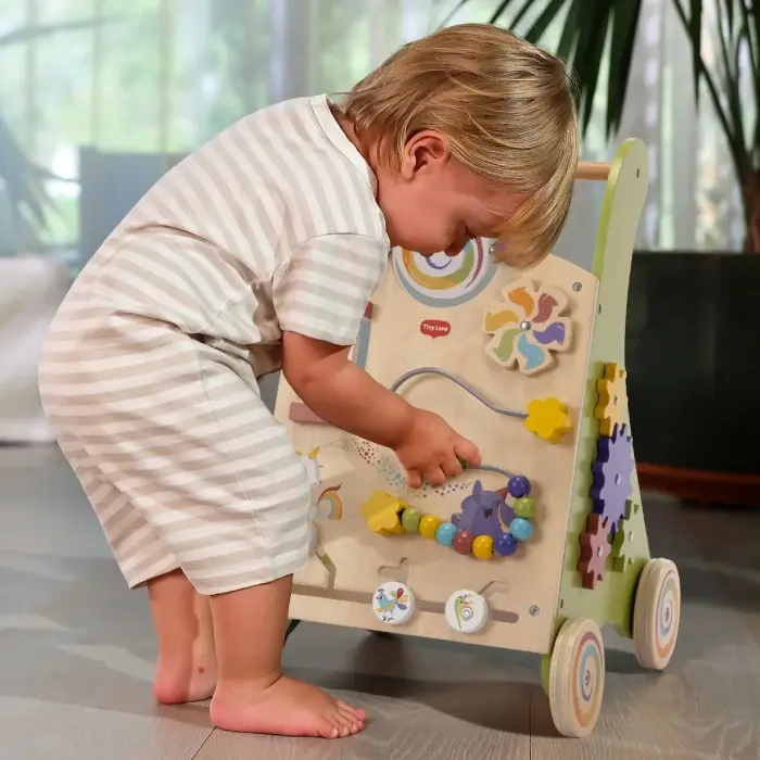 Tiny Love Chariot de marche, Trotteur en bois Born to Party 12m+ dans Trotteur & Youpala chez Baby And Mom Maroc