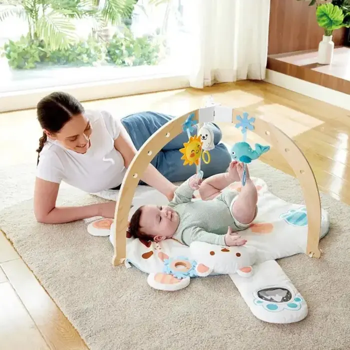 Hape Tapis d'éveil Snuggle Bear Activity Gym 0-18mois dans Tapis d'éveil chez Baby And Mom Maroc