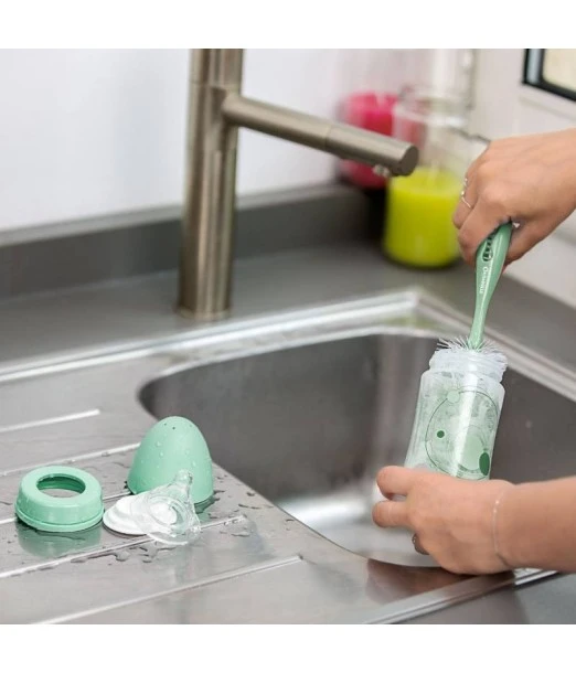 Badabulle green brush for baby bottle and nipple 2
