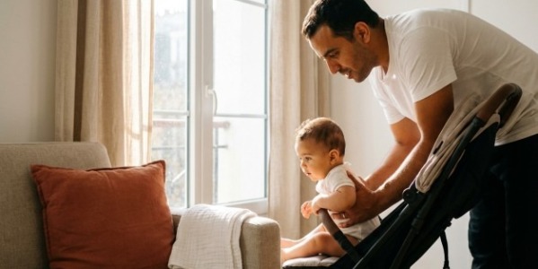 Poussette compacte vs poussette trio : quelle est la meilleure option selon votre mode de vie ?